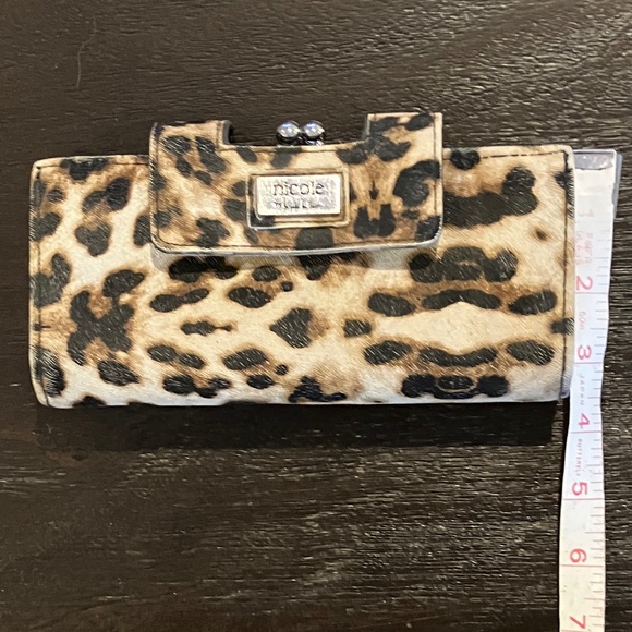Leopard Trifold Wallet - Picture 8 of 10